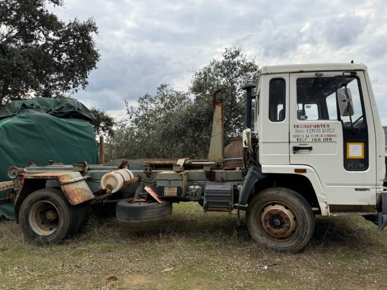 VOLVO FL 240