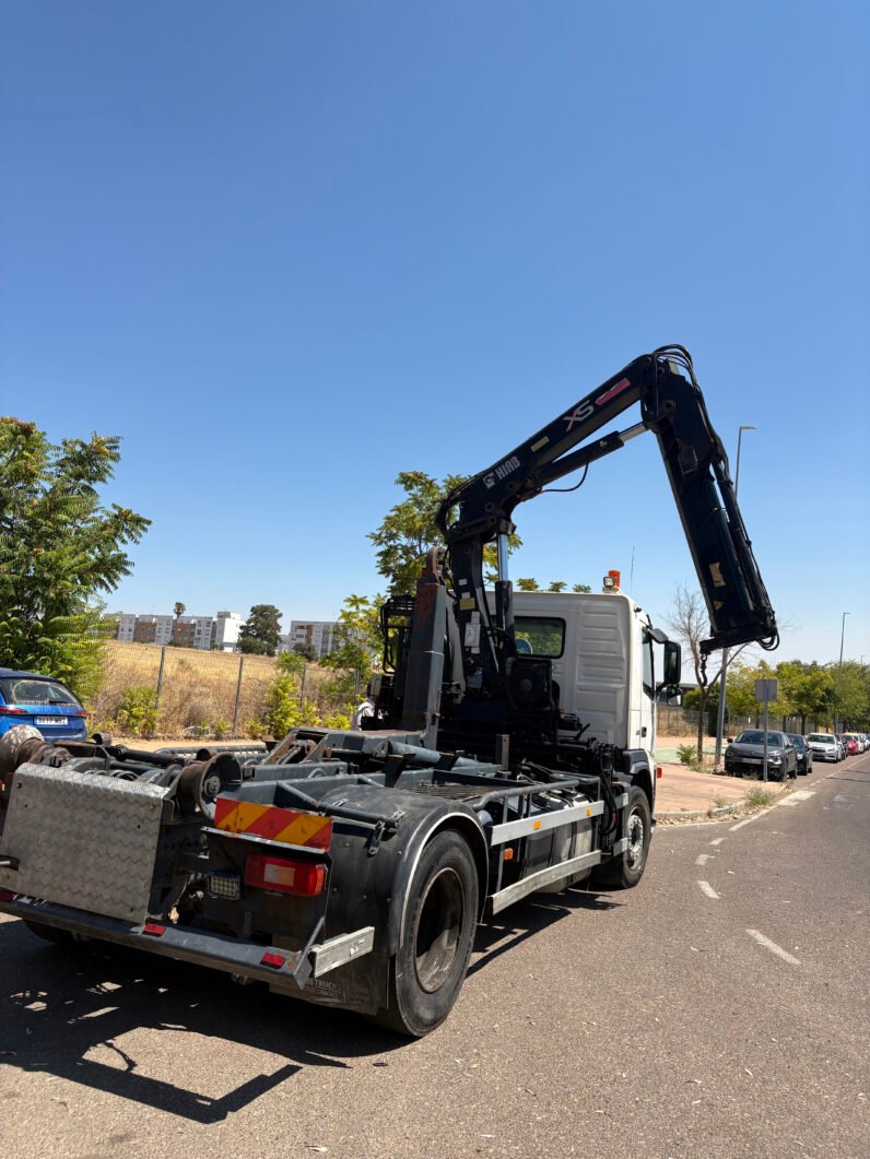 VOLVO FM9 260 4×2 GRÚA HIAB MULTILIFT