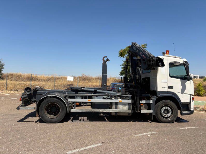 VOLVO FM9 260 4×2 GRÚA HIAB MULTILIFT