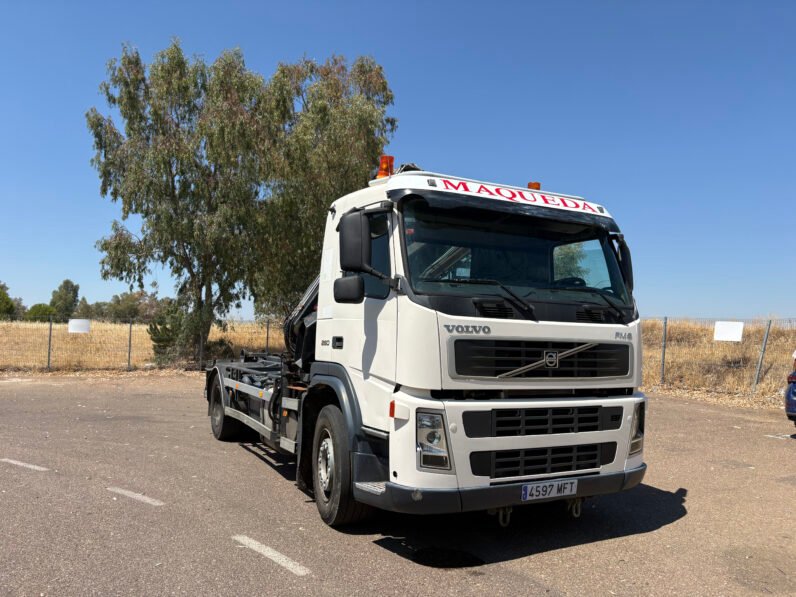 VOLVO FM9 260 4×2 GRÚA HIAB MULTILIFT