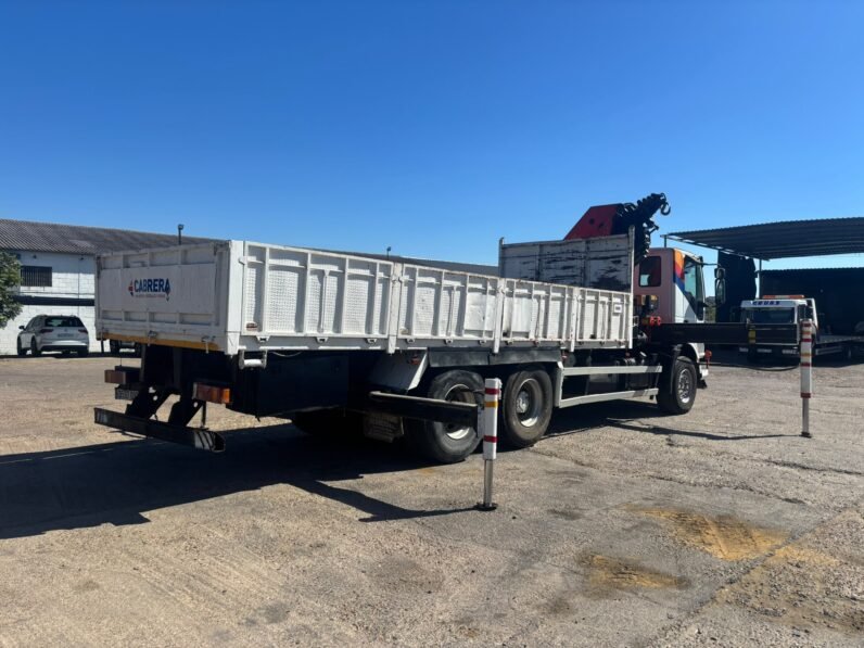 IVECO TRAKKER 310 con grúa Palfinger PK 42502